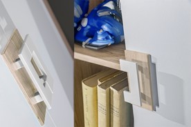 meble NICO 03 duża szafa trzydrzwiowa z szufladami młodzieżowa dąb biały dą